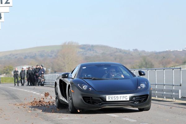 ชม McLaren MP4-12C วิ่งควอเตอร์ไมล์ 10.55 วินาที แรงกว่า Lamborghini Aventador
