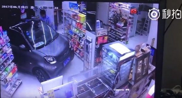 โชว์เหนือ Subaru Impreza WRX ดริฟท์แซงรถคันหน้าบนถนนหลวง