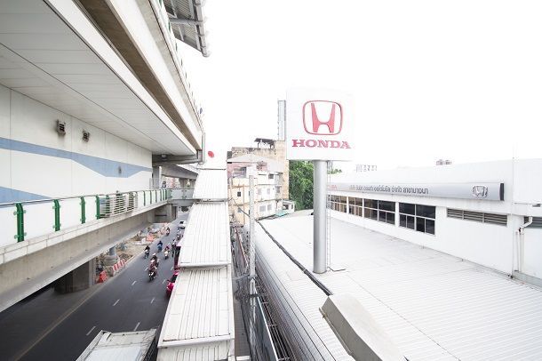 ซัมมิทฮอนด้าฯ บางนา รีโนเวทโชว์รูมกระตุ้นยอด
