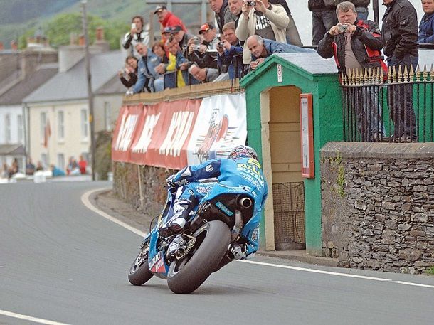 Suzuki จับตัวแข่ง MotoGP ลงหวด TT Isle of Man แรงทะลุ 300กม/ชม.