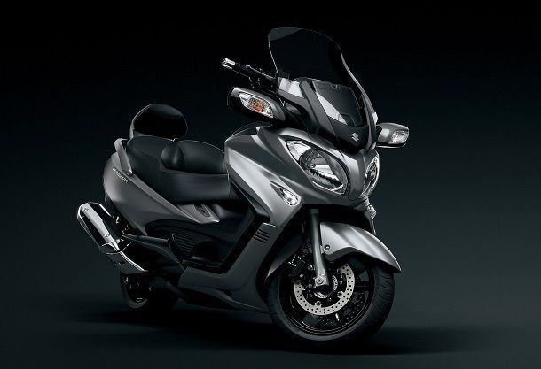 Suzuki จดลิขสิทธิ์รถสกู๊ตเตอร์ไฮบริดพร้อมระบบขับเคลื่อนสองล้อ