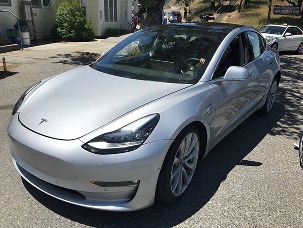 Tesla Model 3 ขึ้นสายการผลิตสัปดาห์นี้ ก่อนส่งมอบปลายเดือน