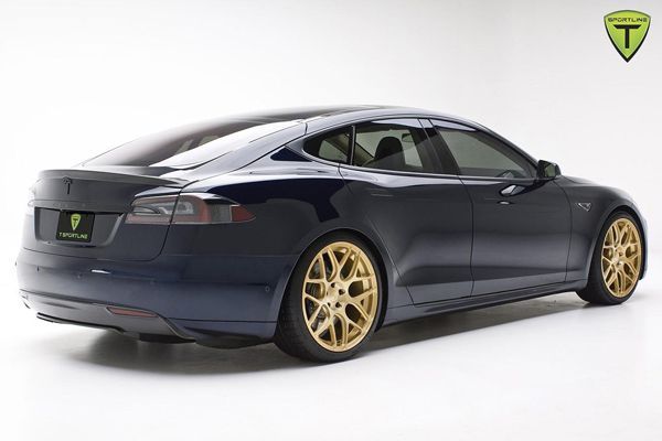 Tesla Model S แต่งสวยรวยเสน่ห์ ค่าตัวกระฉูด 205,820 เหรียญฯ