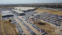 เมื่อรถ Tesla นับพันคันถูกจอดทิ้งไว้ในอเมริกา