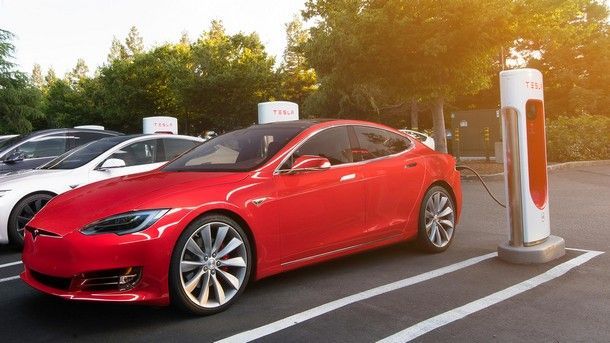 Tesla เรียกเก็บค่าบริการ Supercharger ครั้งแรก พร้อมเตรียมยกระดับคุณภาพสถานีชาร์จไฟฟ้า