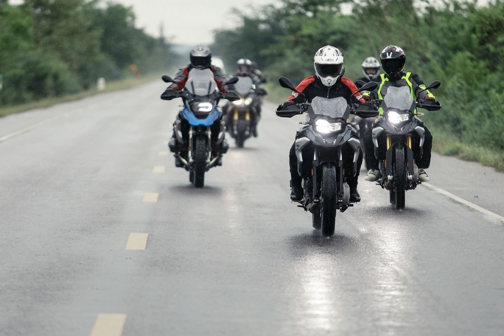 เจาะลึก BMW F 750 GS และ F 850 GS พร้อมการทดสอบขับขี่ บอกเลยว่าเอวบาง ช่วงล่างดี ลองสักทีจะติดใจ