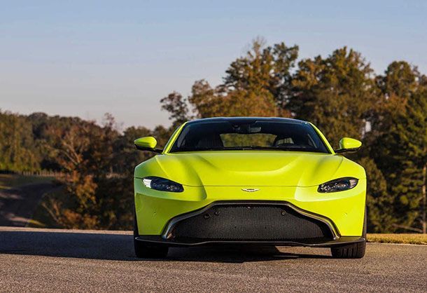 เปิดเบื้องหลังการออกแบบ “หน้าปลาดุก” ของ Aston Martin Vantage