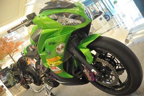 มอเตอร์ไซค์ตัวใหญ่ ยกทีมบุกไทยในงาน The Promanade Bigbike Show 2012