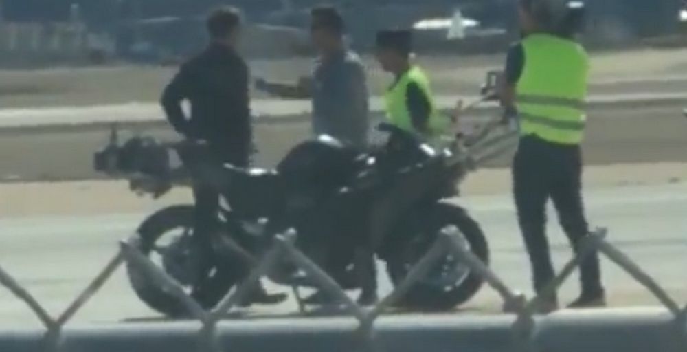 Tom Cruise ควบ Kawasaki Ninja H2 ในภาพยนต์ Top Gun 2 !