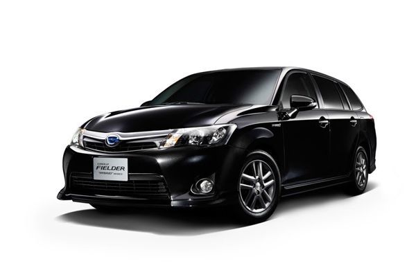 เปิดตัวฝาแฝดไฮบริด Toyota Corolla Axio และ Corolla Fielder ลุยตลาดบ้านเกิด