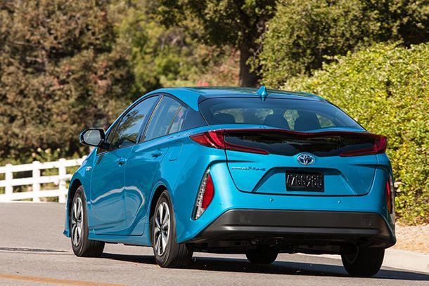 Toyota ชี้ดีเซลไฮบริดไม่คุ้มค่า ส่วนรถพลังงานไฟฟ้ายังต้องพัฒนาอีกเยอะ