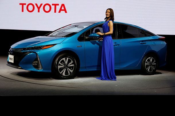 Toyota ประเมินรถปลั๊กอินไฮบริดจะแซงหน้ารถไฮบริดดั้งเดิมในอีกไม่ช้า