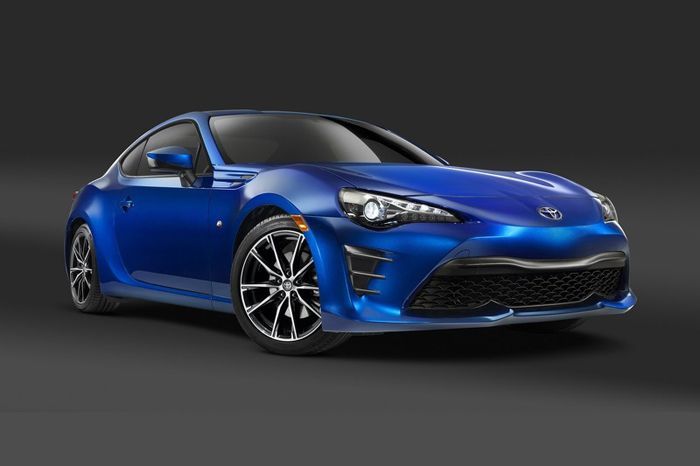 เผยโฉม Toyota GT86 รุ่นไมเนอร์เชนจ์ เติมแต่งความดุดัน