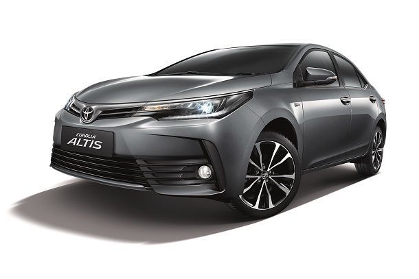 โตโยต้าเสริมทัพ โคโรลล่า อัลติส So Excited Ever รุ่น 1.8S ใหม่ และรุ่น 1.8V พร้อม T-Connect Telematics