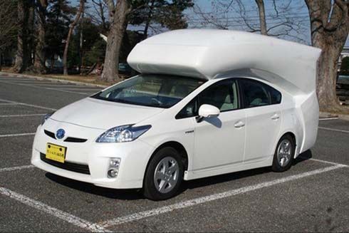 Toyota Prius ในสภาพรถเพื่อการตั้งแคมป์นอกสถานที่ โมดิฟายด์โดย Campinn