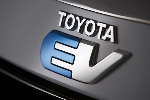 คอนเฟิร์ม! Toyota เตรียมเปิดตัว RAV4 EV คอมแพคท์เอสยูวีเวอร์ชั่นไฟฟ้าที่ LA Auto Show