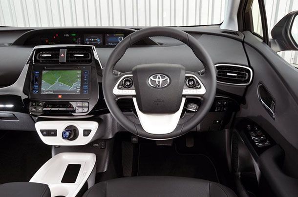 Toyota เผยรถพลังงานไฟฟ้ายังต้องพัฒนาอีกนานถึงจะได้รับความนิยมเต็มที่