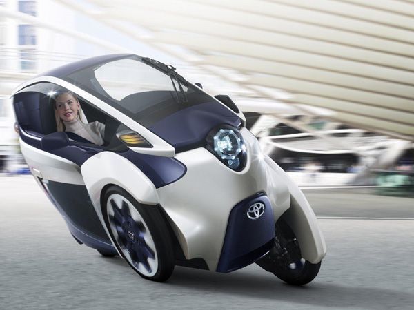 Toyota เปิดตัว i-Road รถต้นแบบสามล้อพลังไฟฟ้า เน้นความคล่องตัวสำหรับใช้งานในเมืองใหญ่