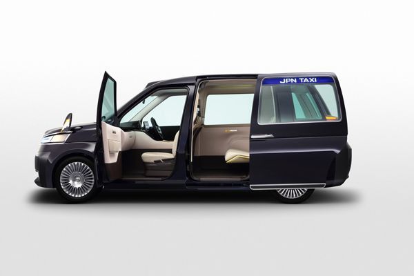 Toyota เปิดตัวแท็กซี่ต้นแบบสุดล้ำ Toyota JPN Taxi ให้ผู้โดยสารสะดวกสบายสูงสุด