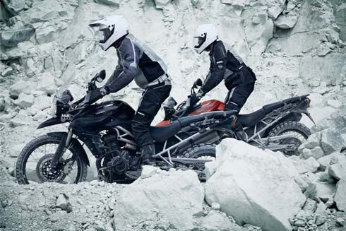 Triumph Tiger 800 และ Tiger 800 XC ปี 2011 โฉมงามอร่ามตาผ่านภาพชุดใหญ่