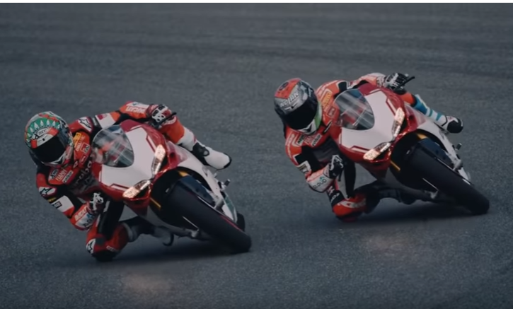 ชม Ducati 1299Pangale R Final Edition ในสนามแข่งโดย 2 นักแข่ง WorldSBK