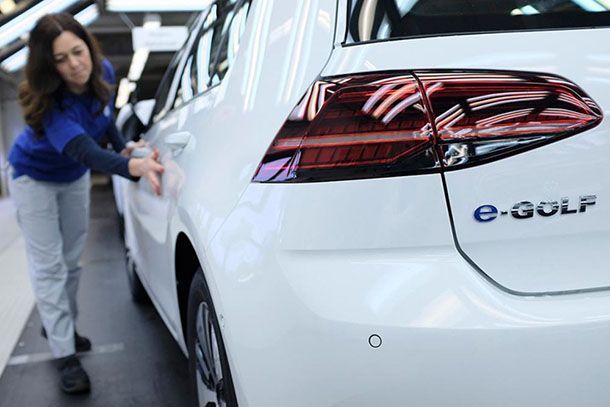 Volkswagen ประกาศความสำเร็จผลิตรถทะลุหลัก 6 ล้านคันในปี 2017