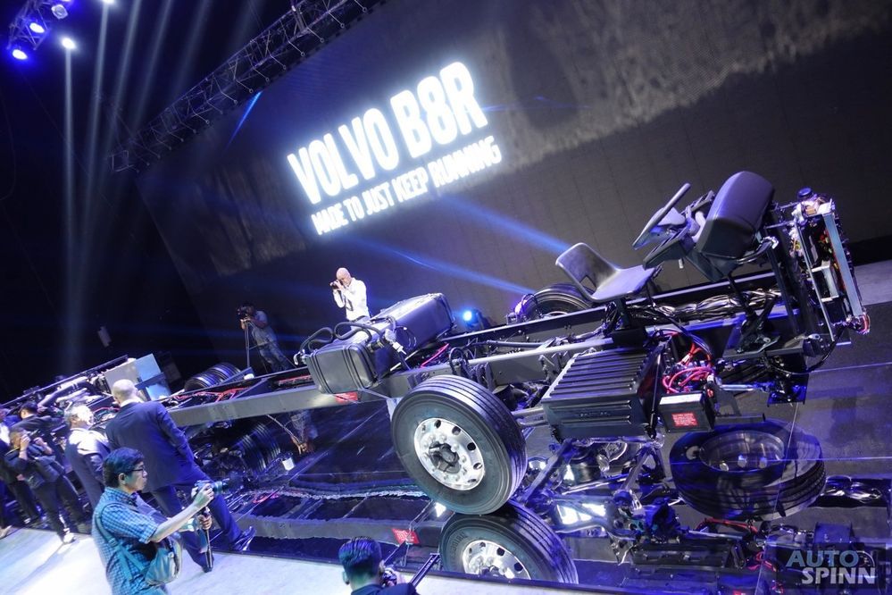 วอลโว่ บัส เปิดตัวแชสซีรุ่นใหม่ล่าสุด B8R พร้อมขุมพลัง V6 ดีเซล 330 แรงม้า แรงบิดมหาศาล 1,200 นิวตันเมตร !!