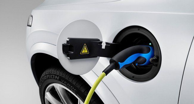 Volvo เรียกร้องมาตรฐานการชาร์จไฟแบบเดียวกันทั่วโลก หลังรถปลั๊กอินไฮบริดขายดี
