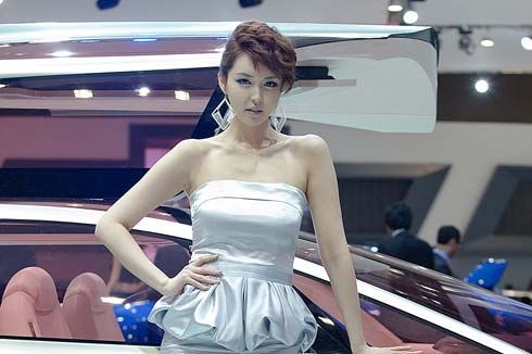 รวมพลคนสวย! ภาพพริตตี้มอเตอร์โชว์เกาหลีในงาน 2011 Seoul Motor Show