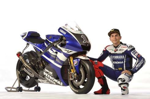 Yamaha เปิดตัวซุปเปอร์ไบค์ YZR-M1 MotoGP รุ่นปี 2011 พร้อมทีมแข่งที่เซปัง
