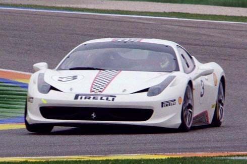 คลิปวิดีโอ Ferrari 458 Challenge ซุปเปอร์คาร์ที่มีไว้แข่ง โชว์พาวในสนามขับทดสอบ