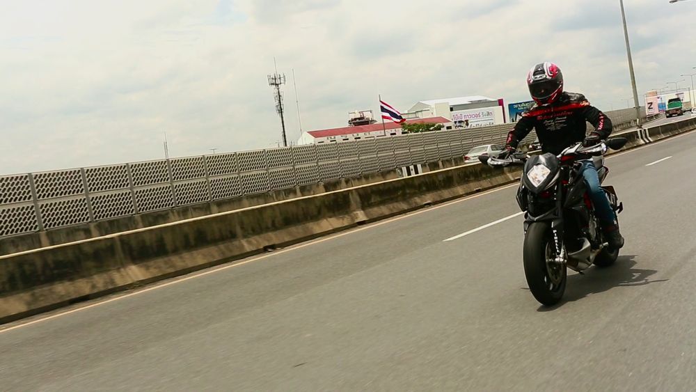 ชม VDO ทดสอบ MV Agusta Rivale 800 Supermoto ดีกรีความงามที่สุดระดับโลก