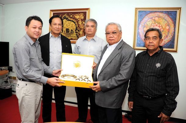 ดร.ปราจิน - คุณอโณทัย เอี่ยมลำเนา ร่วมประชุมเตรียมจัดงาน Motor Show กัมพูชา
