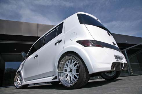 ถึงทีสีขาวด้าน Daihatsu Materia แฮทช์ทรงเหลี่ยม ในชุดแต่ง IceCube จาก Inden Design