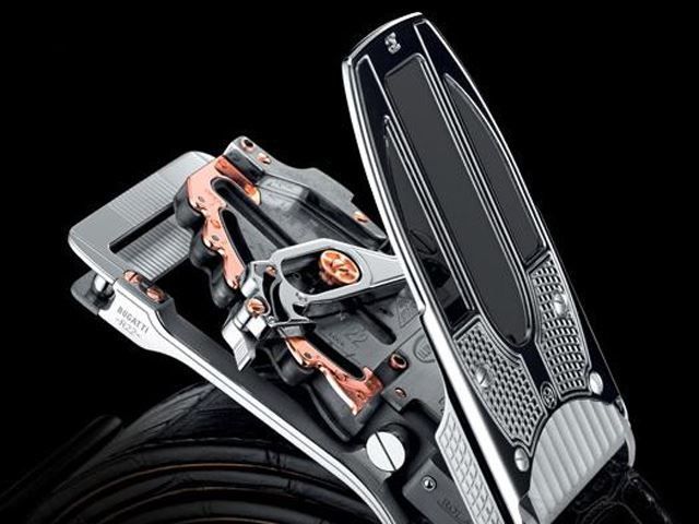 นี่คือเข็มขัด Bugatti Belt Buckle คุณค่าที่คุณคู่ควร ในราคา Porsche 911 1คัน