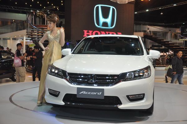 พบ All New Accord : All My Desire ที่สุดแห่งความปรารถนาของยนตรกรรมระดับพรีเมี่ยม ใหม่ล่าสุด ที่บูท Honda งาน Motor Show ครั้งที่ 34