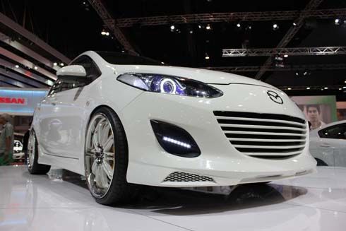 Mazda2 Sedan แต่งแบบนี้เอาใจไปเต็มๆ ใกล้ชิดได้ที่ Bangkok Motor Show 2011