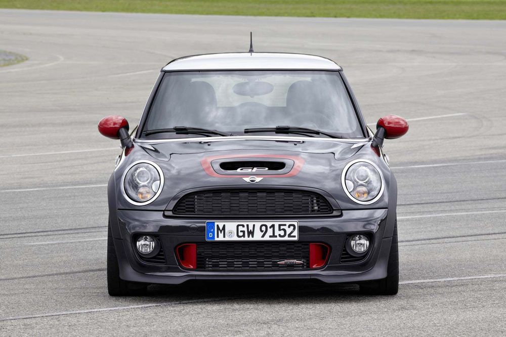 เปิดข้อมูล MINI John Cooper Works GP เวอร์ชั่นแรงสุดขั้ว ค่าตัว 28,790 ปอนด์