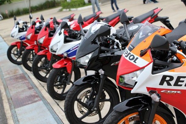 รีวิว 1st Impresion ลองขี่แบบเบาๆ กับ Honda CBR300R เป็นเวลาสั้นๆ 10 นาที