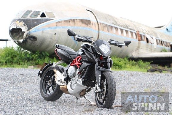 รีวิว MV Agusta Rivale มอไซค์ที่สวยสุดในโลกปี 2012