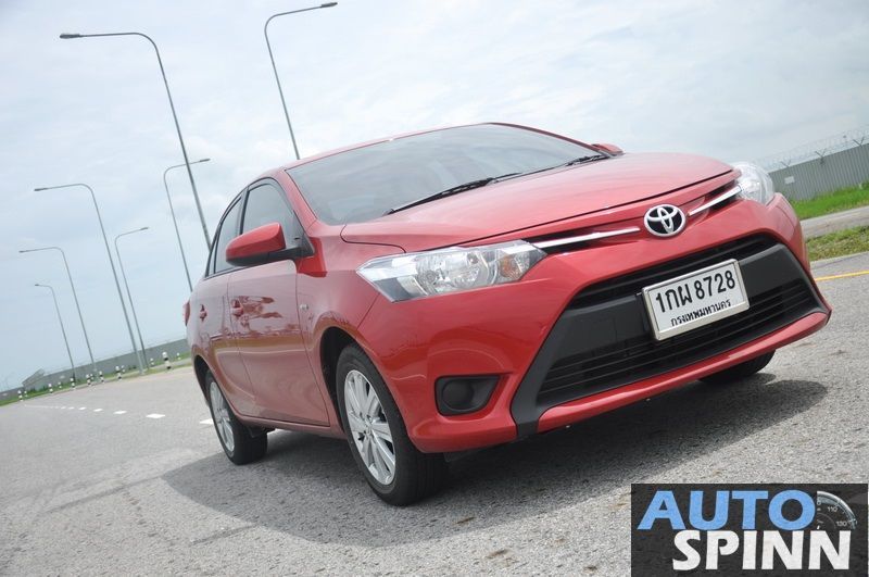 รีวิวขับทดสอบ 2013 Toyota Vios รุ่น E เกียร์ธรรมดา ขับสนุกกว่า Auto แต่สมรรถนะด้านอื่นยังดีเหมือนเดิม