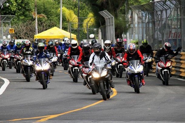 ร่วมทริปขี่เปิดประสบการณ์ Yamaha R15 ภายในสนามแข่ง Bangsaen Speed Festival 2014 พร้อมเผยทิศทางรถใหม่ปีหน้า