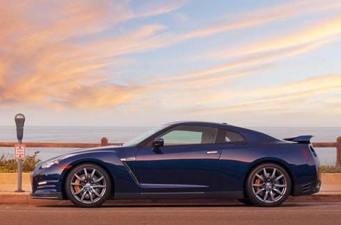 เปิดราคา Nissan GT-R ไมเนอร์เชนจ์ปี 2012 พร้อม Black Edition สำหรับตลาดอเมริกา