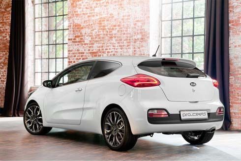 เผยโฉมภาพแรก Kia Pro_Cee'd รุ่นปี 2013 รถแฮทช์แบ็ก 3 ประตูสไตล์สปอร์ต