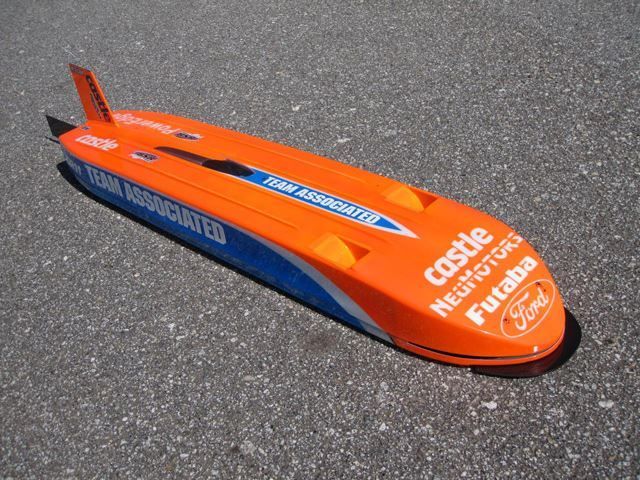 เหลือเชื่อ! RC Car ความเร็วท้า Supercar กะทำสถิติ 200mph (322กม./ชม.)