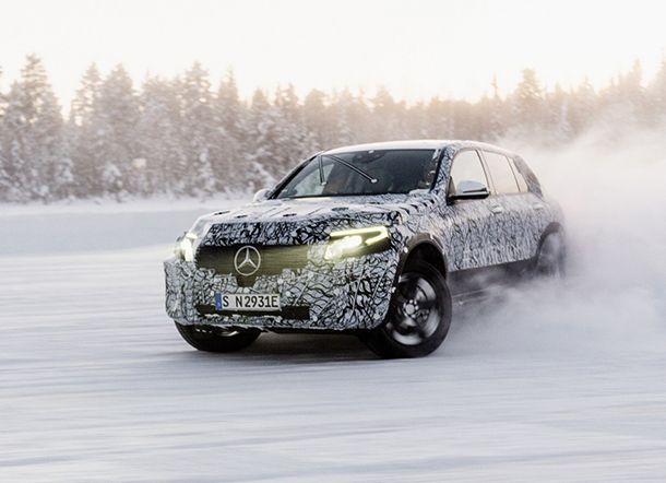 แย้มภาพแรก Mercedes-Benz EQ C รถครอสโอเวอร์พลังงานไฟฟ้า ขายปีหน้า