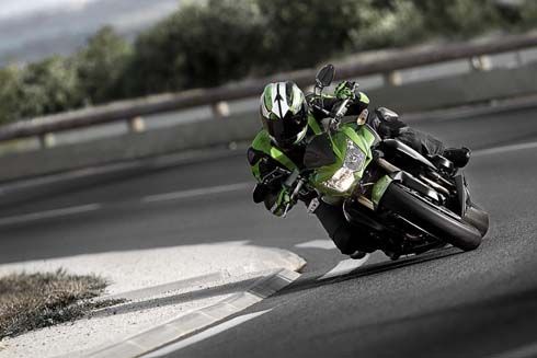 ใหม่ Kawasaki Z750R รุ่นปี 2011 เวอร์ชั่น Racing ของ Z750 ปรับปรุงใหม่ อวดโฉมรอบคันในคลิป