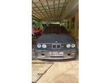 1989 BMW 3-Series sedan