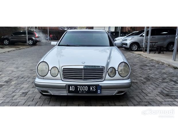 Beli Mobil Mercedes Benz E230 Baru Bekas Kisaran Harga Review 2021 Carmudi Indonesia