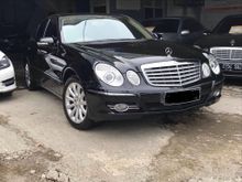 2009 Mercedes-Benz E280 7G-Tronic black int beige